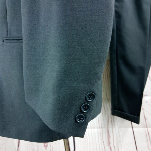 Montebello 41R Double Breasted Gray 2pc Suit - Picture 3 of 8